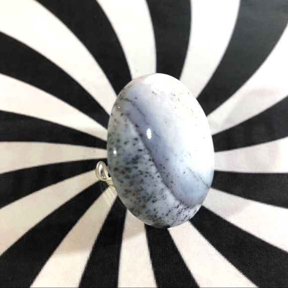 Large circular black white quartz ring OOAK - Picture 5 of 6